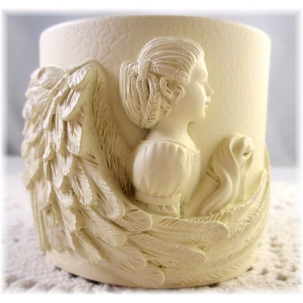 Legend Of The Dreamers Angel Tea Light Holder NEW